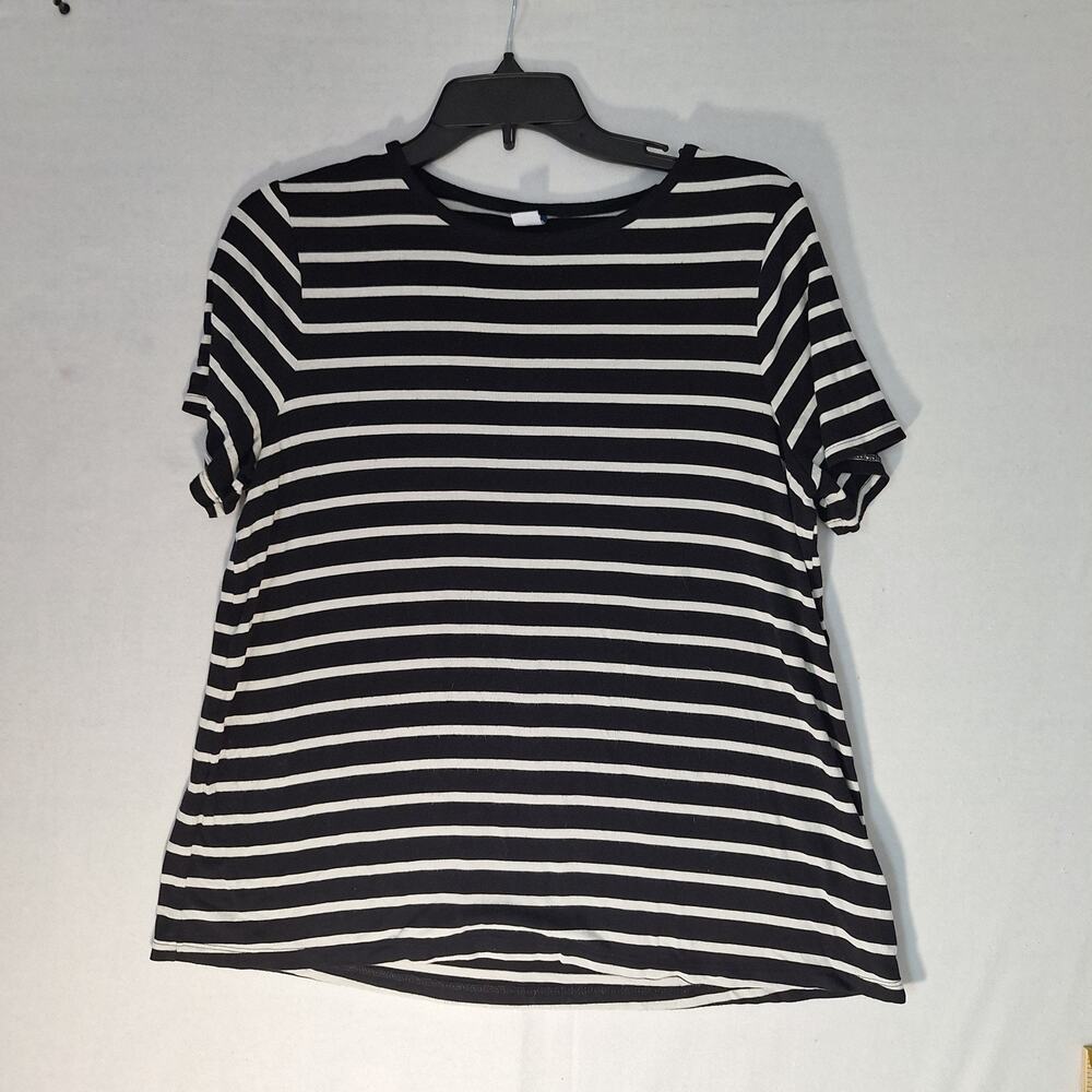 Old Navy Luxe T-Shirt M Black White Striped Basic Tee Capsule Wardrobe Classic